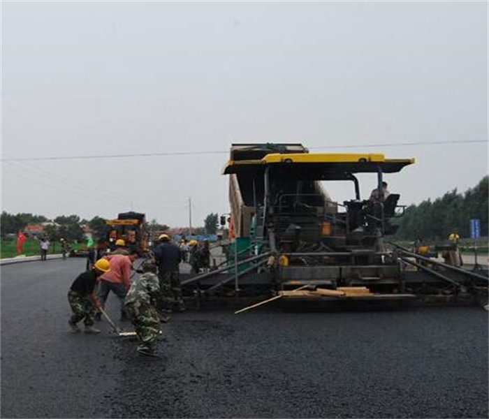 武漢瀝青路面施工瀝青道路建筑、瀝青道路養護-- 湖北竟成道路工程有限公司